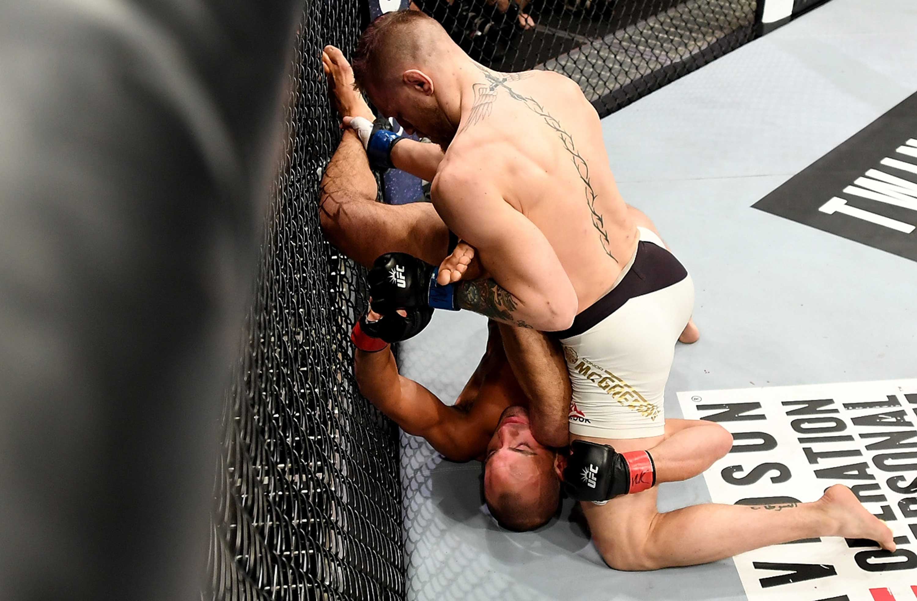 conor-mcgregor-knocks-out-eddie-alvarez-ufc-205-c